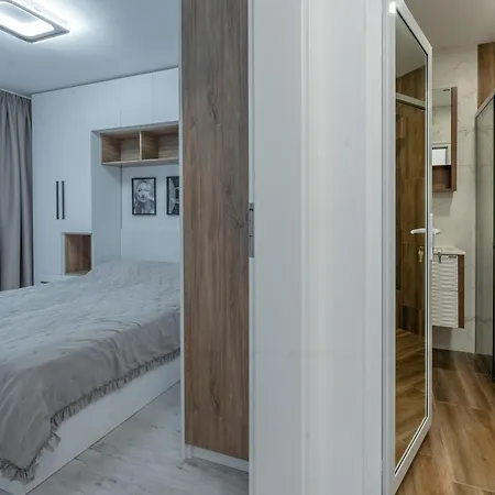 Bright And Cozy At A Quiet Location *