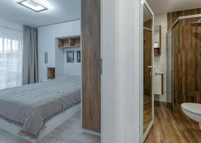 Bright And Cozy At A Quiet Location *