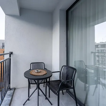 Bright And Cozy At A Quiet Location