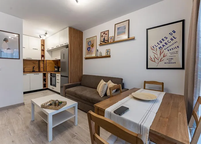 Bright And Cozy At A Quiet Location Apartament