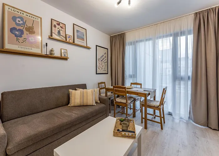 Bright And Cozy At A Quiet Location *